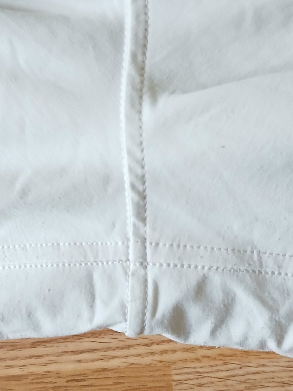 Lululemon Lightweight Mid Rise Barrel Leg Cropped Pant in Bone Size 10 - Picture 6 of 9